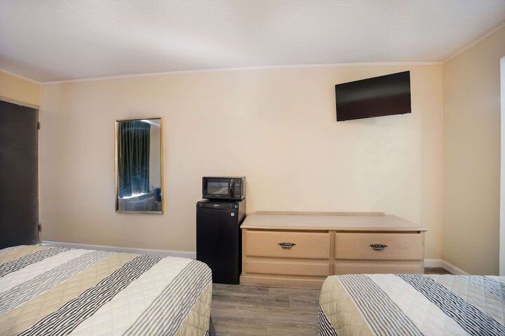 Room 20 of 34