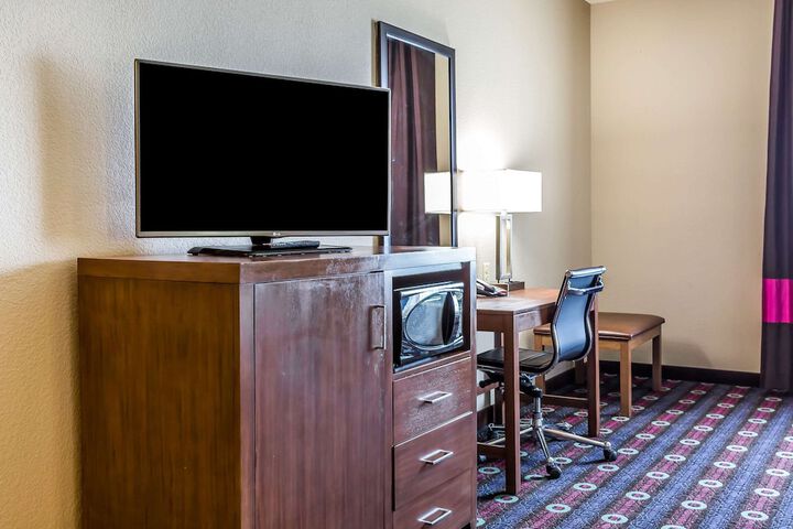 Room 26 of 38