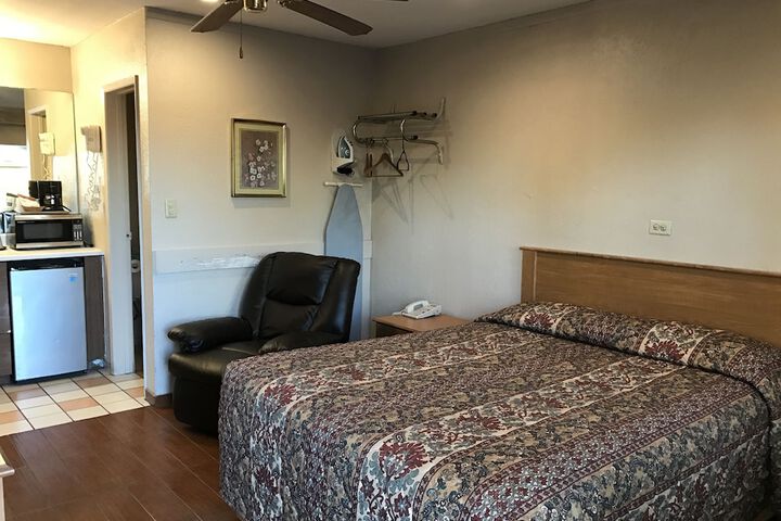 Room 62 of 100