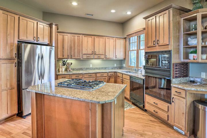 Surrounded by Natl Forest: Condo w / Majestic View