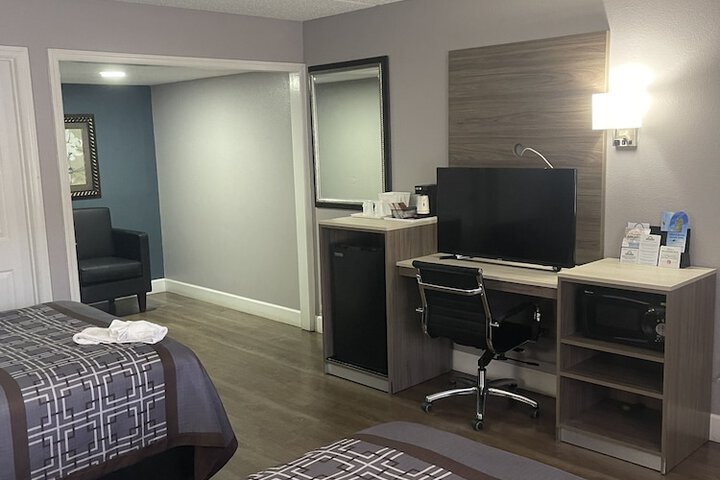 Room 29 of 35