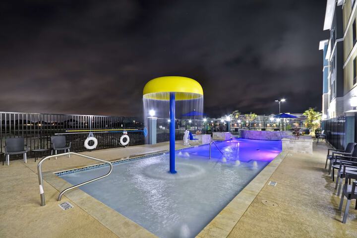 Pool 14 of 46