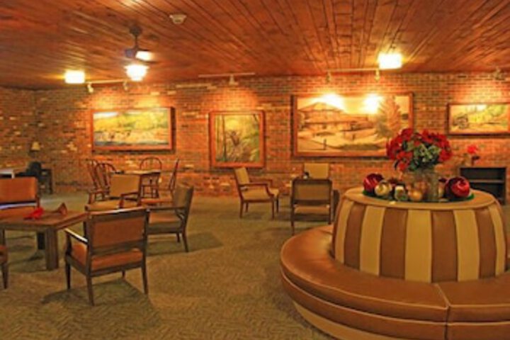 Iron Road Inn