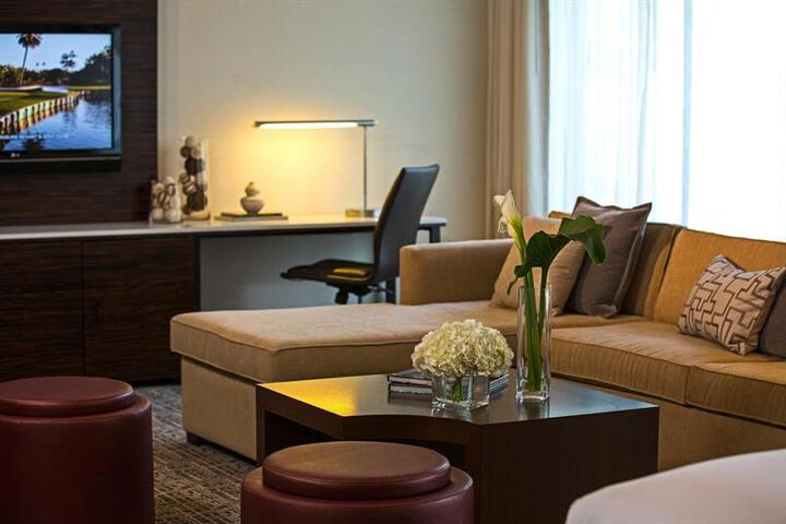 RENAISSANCE WESTCHESTER HOTEL