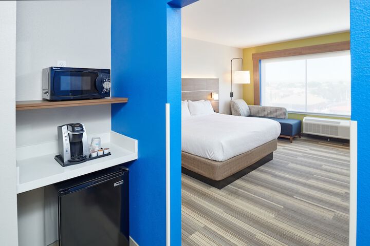 Room 16 of 25