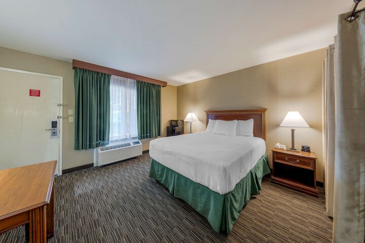Room 32 of 36
