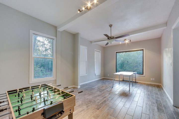 Game Room Trails! 30-acre Lakefront Streetman Gem