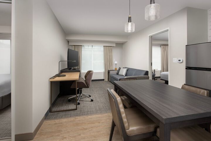 Room 27 of 46