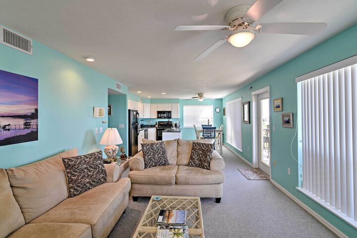Beachfront Cedar Key Condo w / Pool Spa & Views!