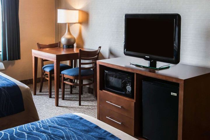 Comfort Inn Crystal Lake - Algonquin