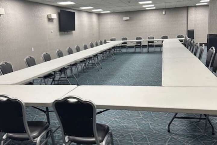Holiday Inn & Suites Syracuse Airport - Liverpool by IHG
