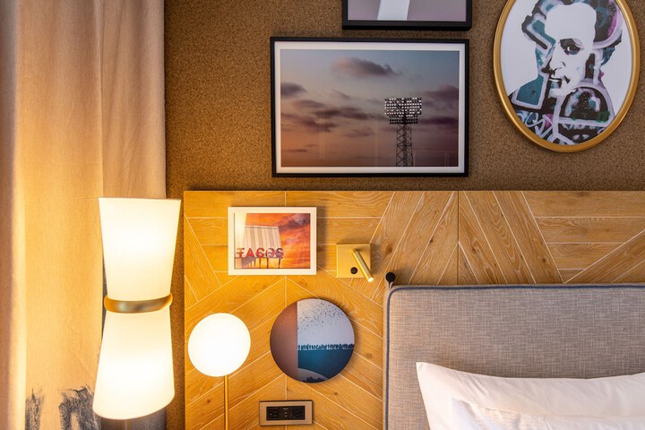 Room 72 of 160