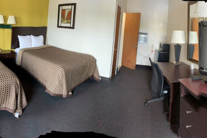 Room 12 of 18