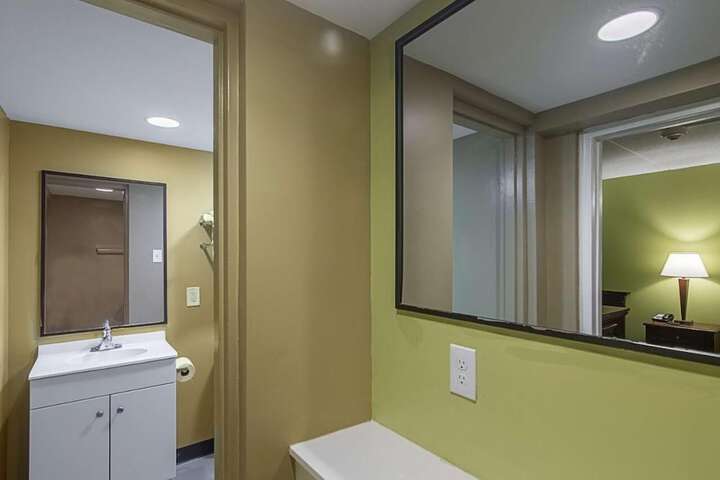 Room 33 of 45