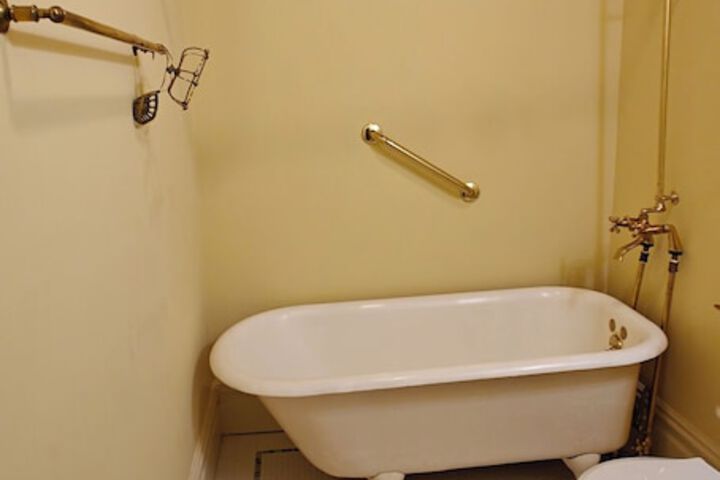 Room 14 of 48