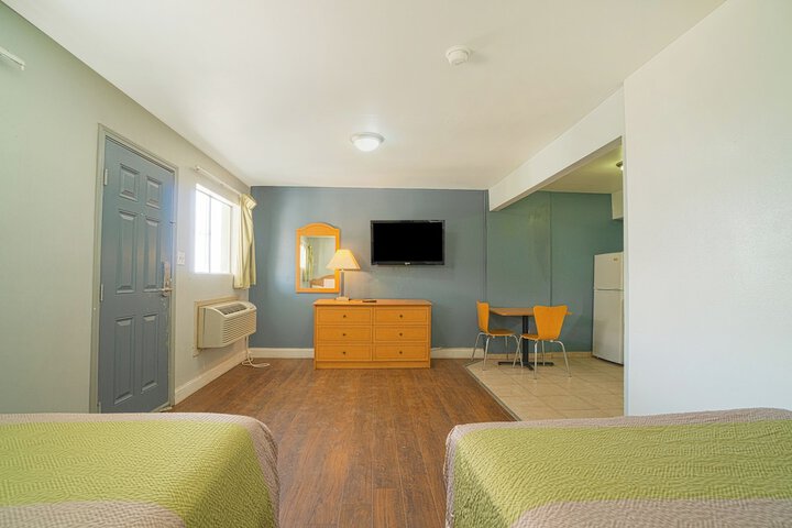 Room 26 of 40
