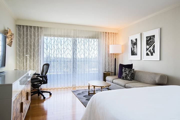 Avenue of the Arts Costa Mesa a Tribute Portfolio Hotel