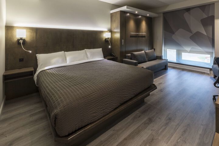 Room 53 of 107