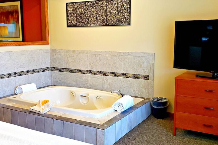 Hot Tub 248 of 258