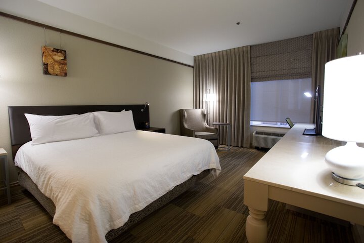 Room 32 of 48