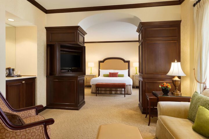 Room 22 of 49