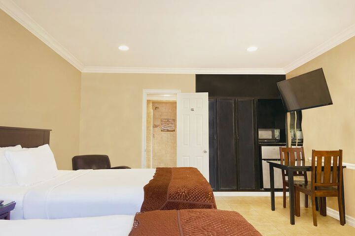 Nite Inn - Walking Distance to Universal Studios Hollywood