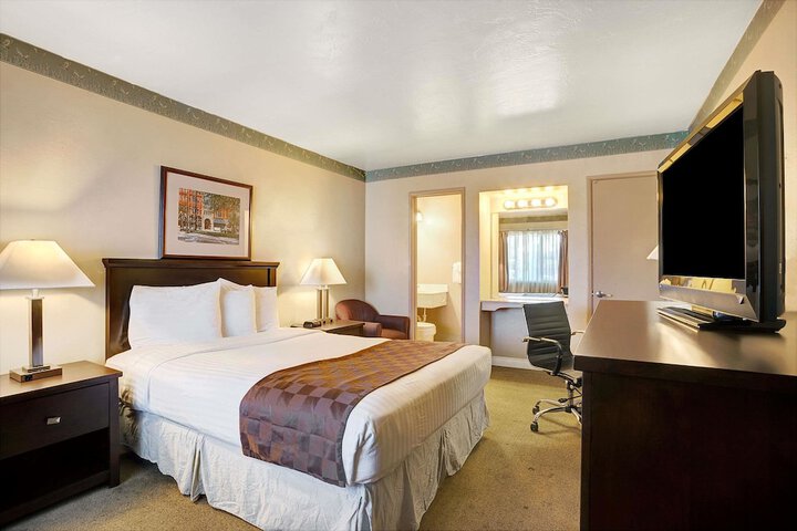 Room 14 of 14