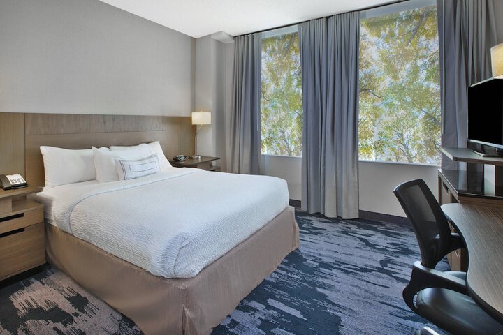Room 16 of 25