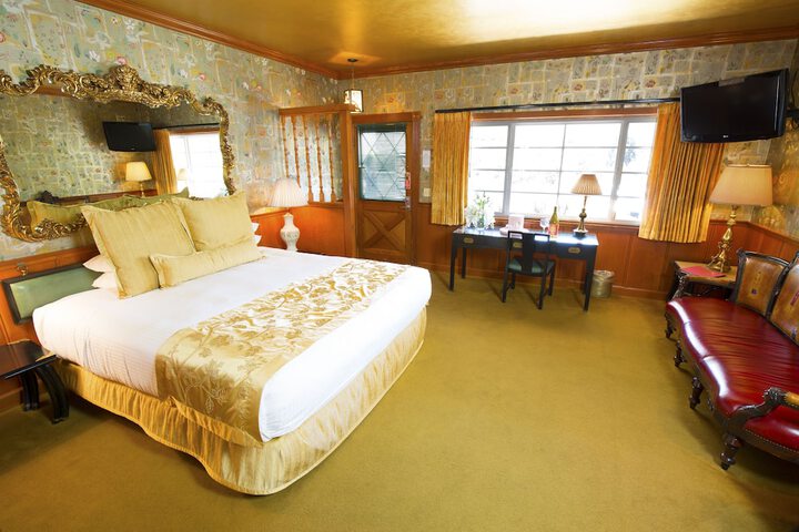 Room 100 of 461