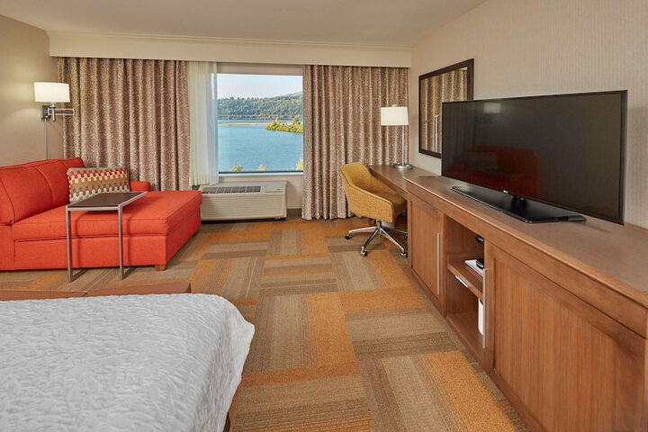 Hampton Inn & Suites Hood River