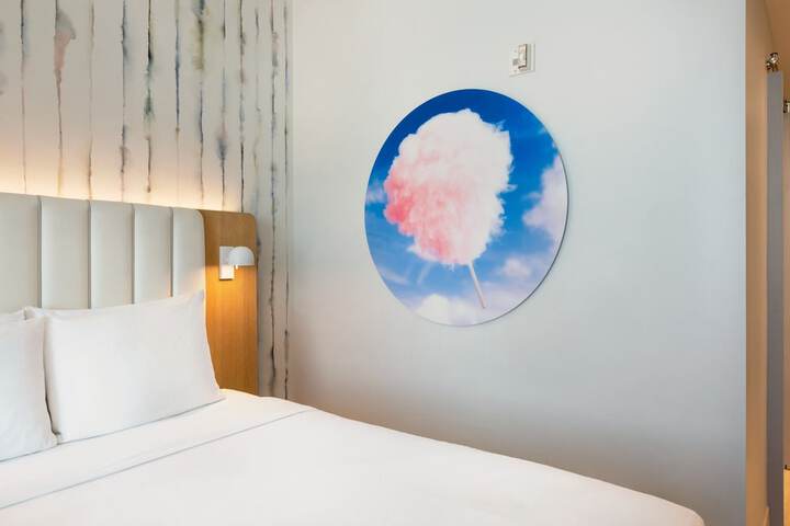 The Viv Hotel Anaheim, a Tribute Portfolio Hotel