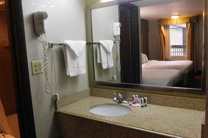 Room 85 of 102