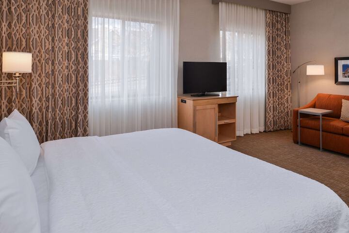 Room 17 of 42