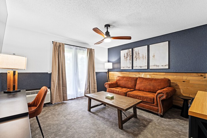 Tremont Lodge & Resort