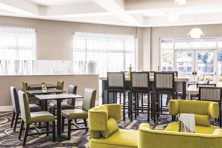 La Quinta Inn & Suites by Wyndham Alexandria Airport