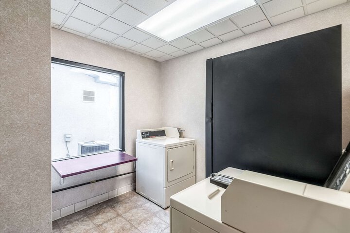 Room 15 of 30