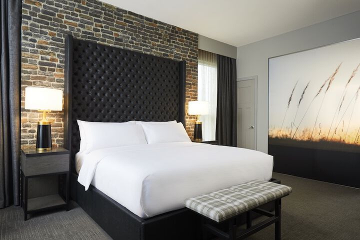 Room 15 of 77