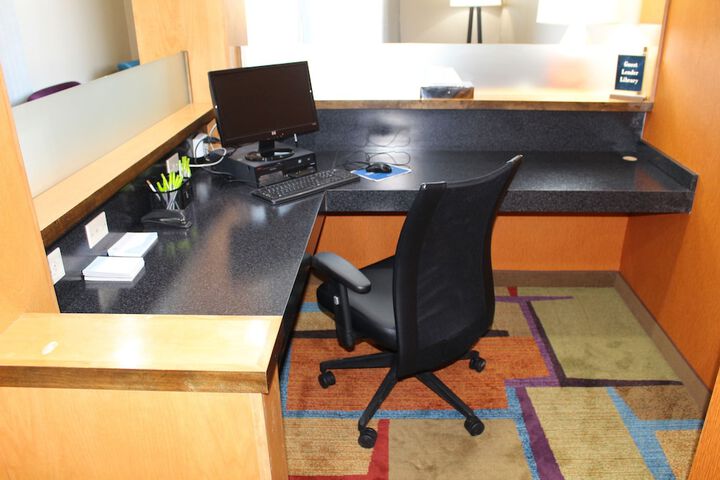 Business Center 100 of 104