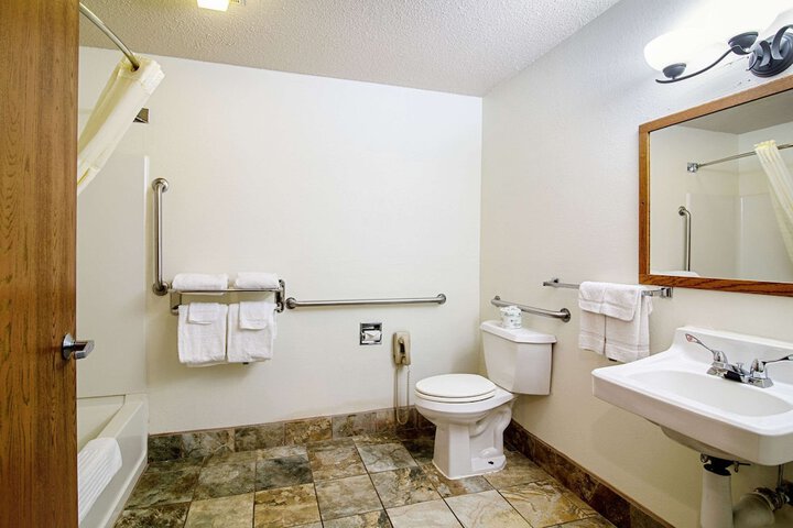 Room 15 of 32