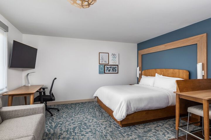 Room 14 of 33