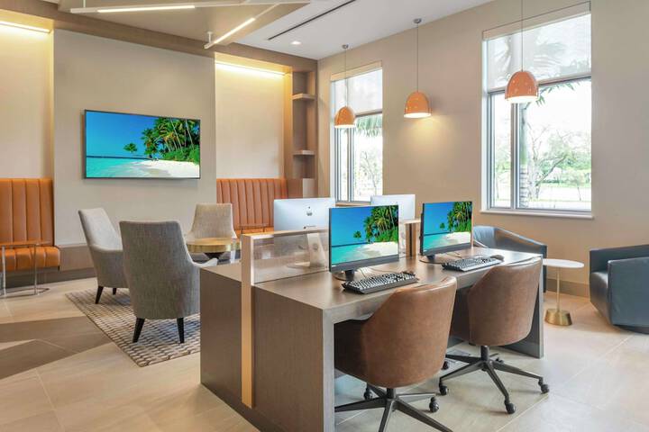 Business Center 106 of 106