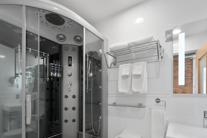 Room 10 of 37
