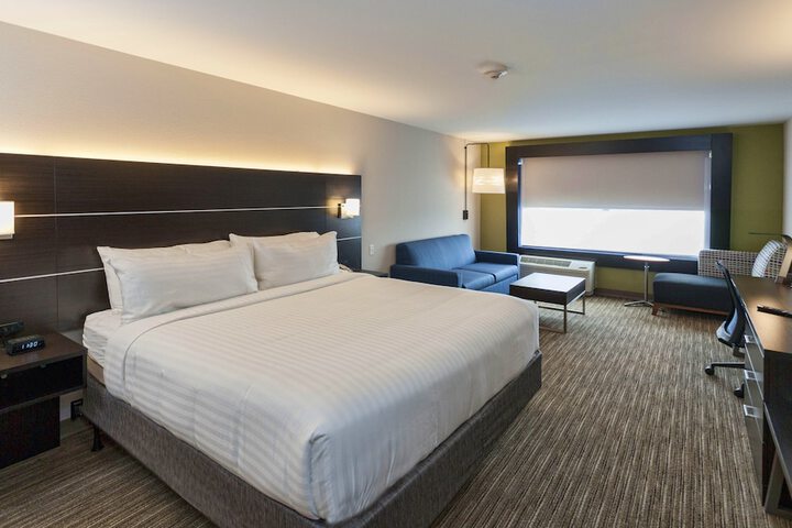 Room 8 of 26