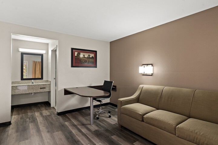Room 16 of 33