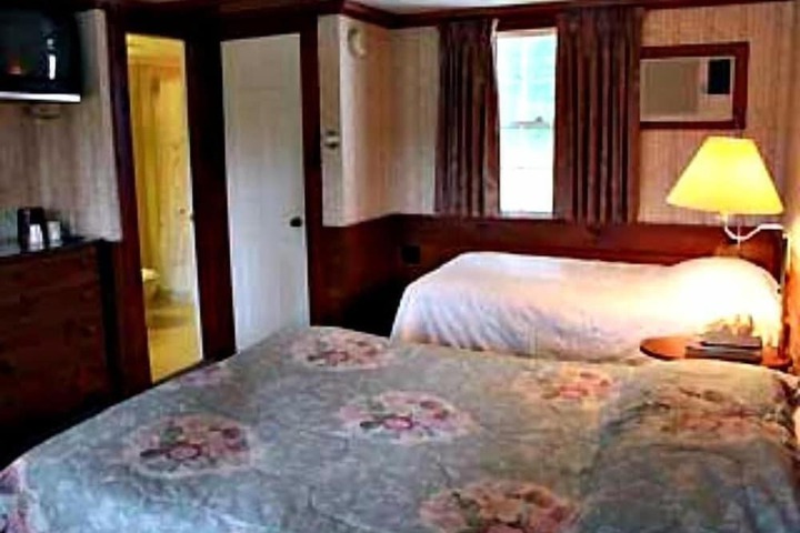 Room 27 of 32