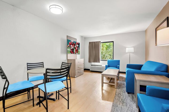 Room 35 of 43