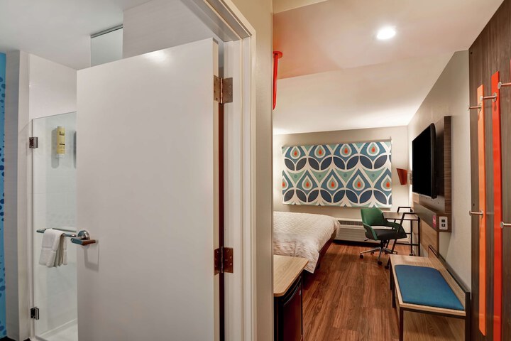 Room 14 of 48