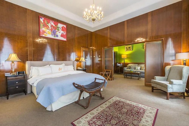 Room 54 of 72