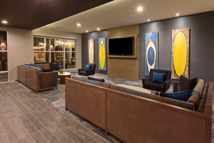 Hotel Interior 11 of 36