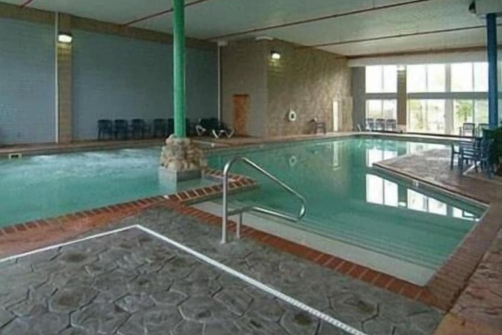 Pool 4 of 55
